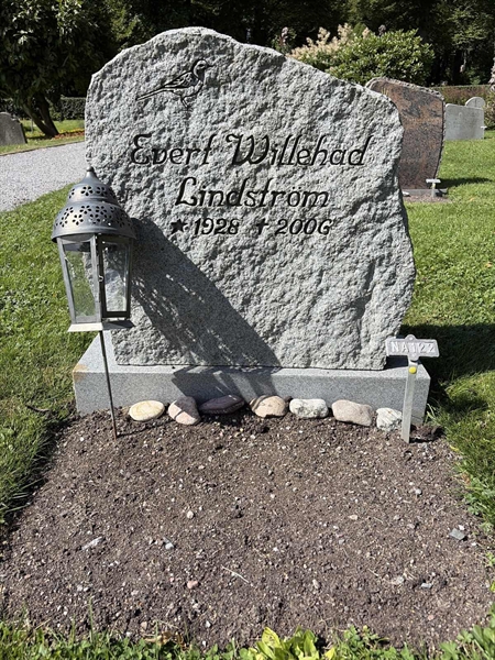 Gravnummer: 1 NA   122