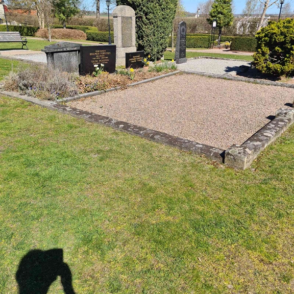 Grave number: SK L     7