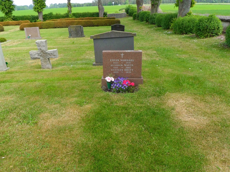 Grave number: ÖH G    39, 40