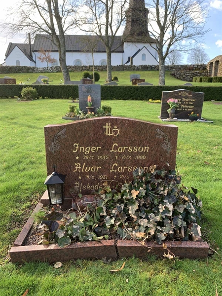 Grave number: SÖ L   136, 137