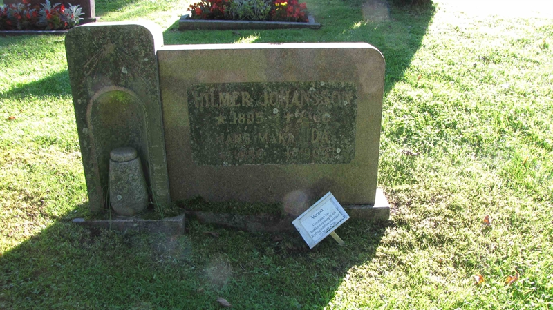 Grave number: HG MÅSEN   573, 574