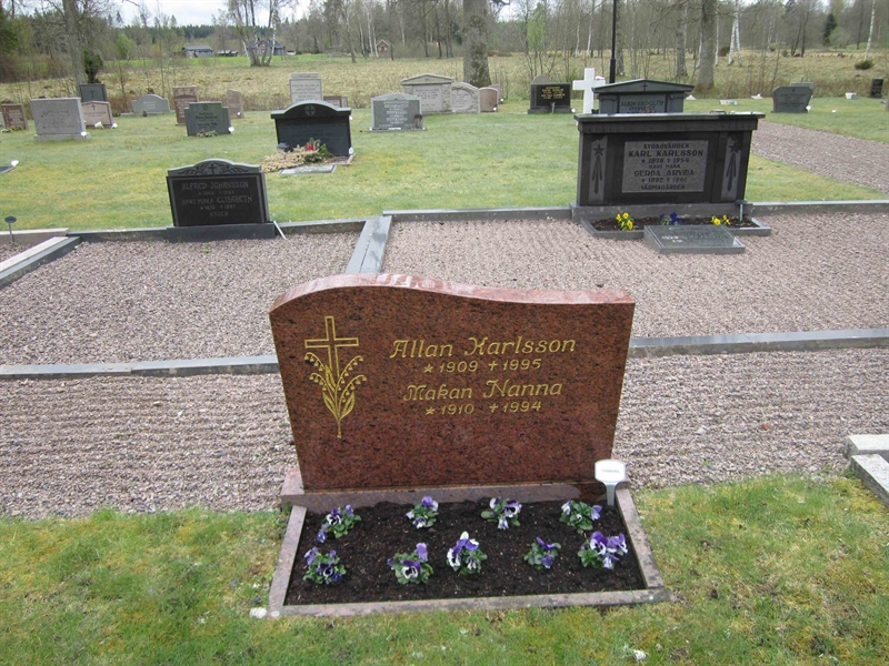 Grave number: 07 J    3