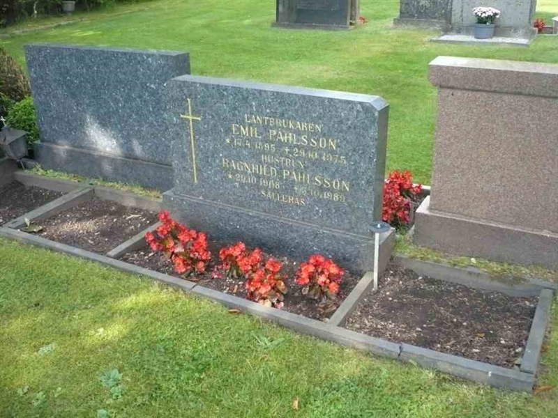 Grave number: SKF D   236, 237