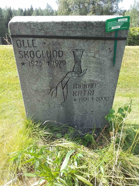 Grave number: KA 09   106-107