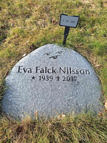 Grave number: F 04   209