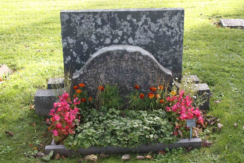 Grave number: 1 K F  145