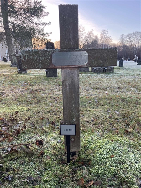 Hautatunnus: 2 C   108