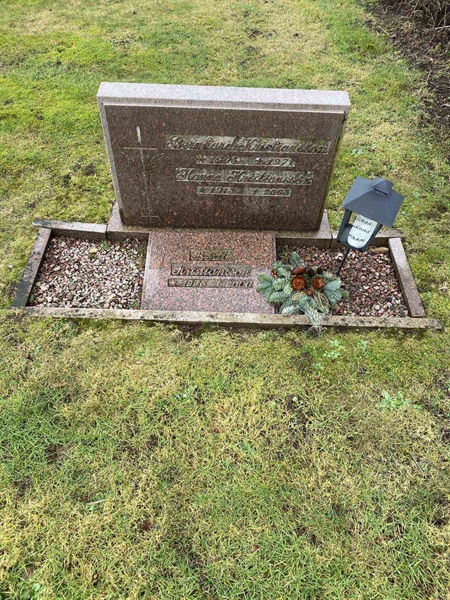 Grave number: 40 D    29-30