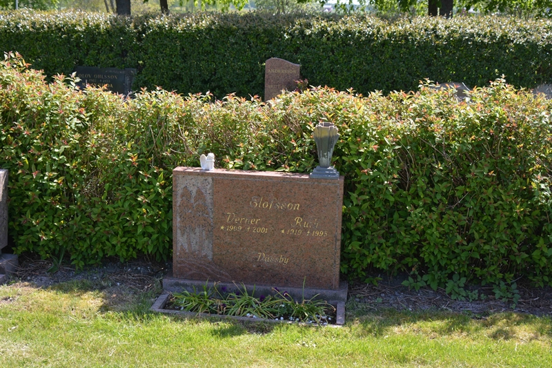 Grave number: G3 1   183, 184