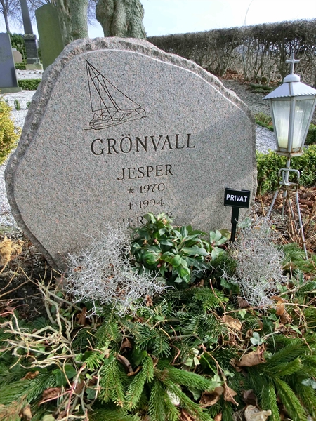 Grave number: LB D    189
