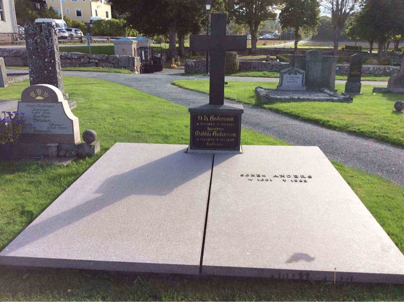 Grave number: KG 05    48, 49
