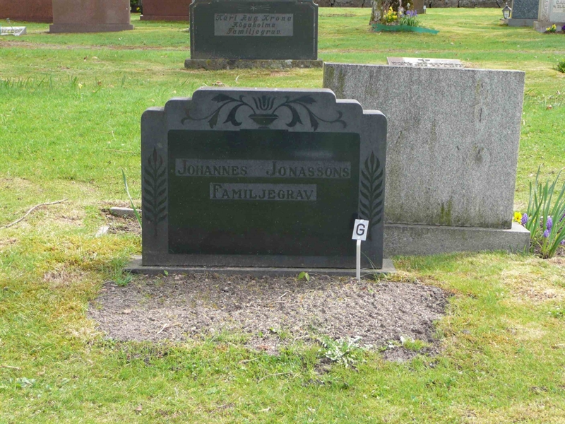Grave number: 01 D   207, 208