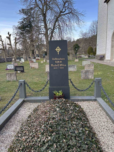 Gravnummer: LI   176