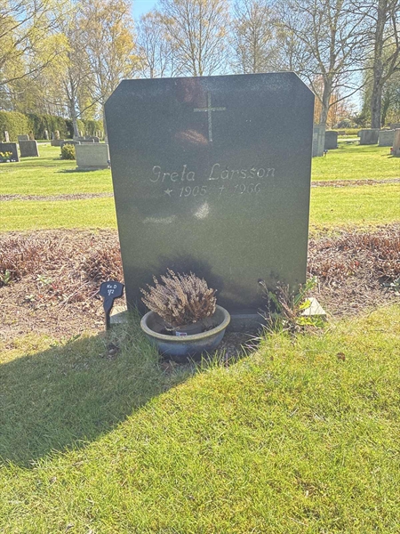 Grave number: 22 D   172