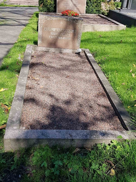 Grave number: 06 61054