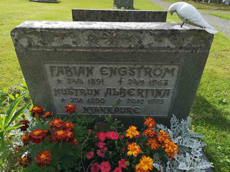 Gravnummer: POK 04     6