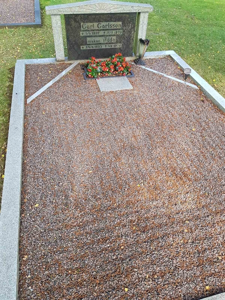 Grave number: 01   327