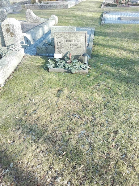 Grave number: VÄ 02   377