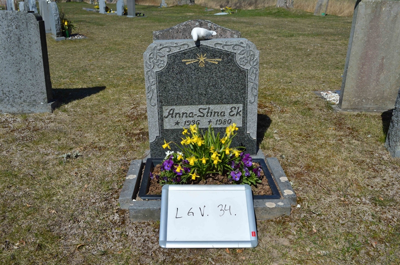 Grave number: LG V    34