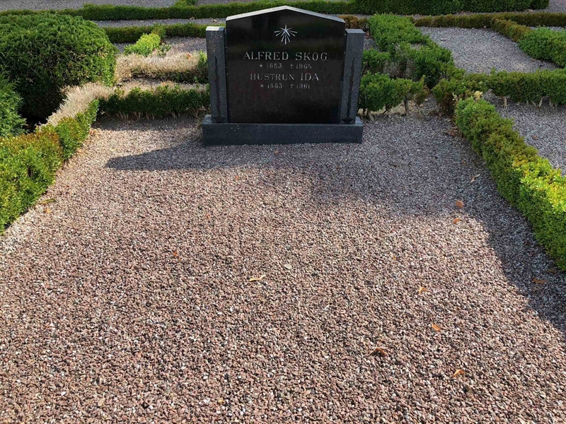 Grave number: Ko 05    70, 71