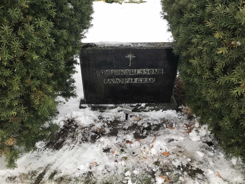 Gravnummer: 1 49    33-35