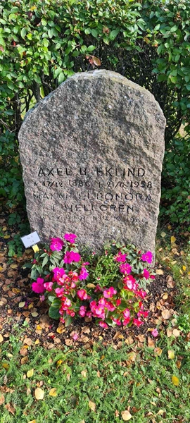 Grave number: M F    1, 2