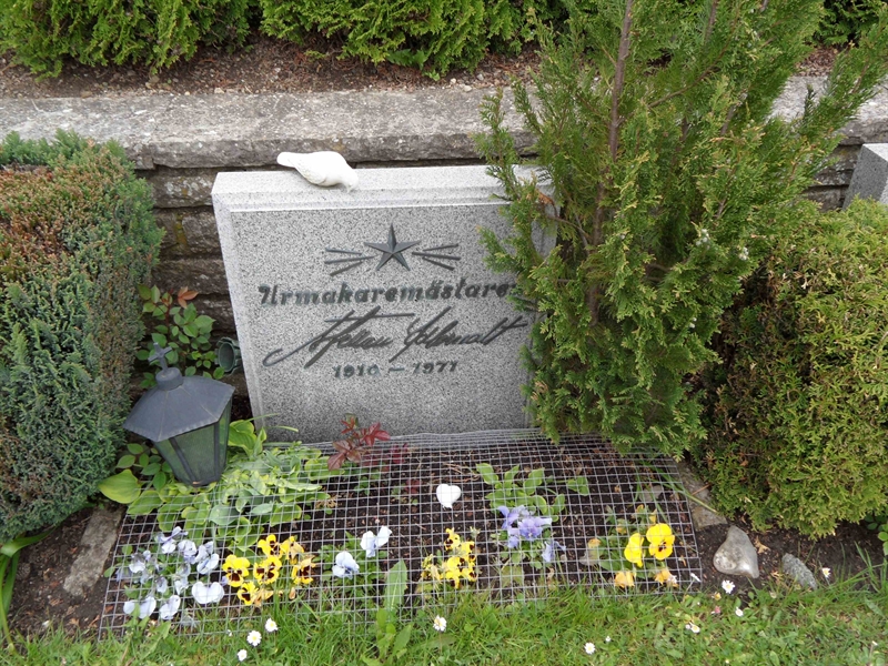 Grave number: VK H    55