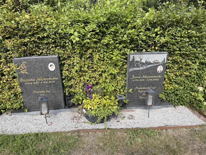 Grave number: NK XI   144