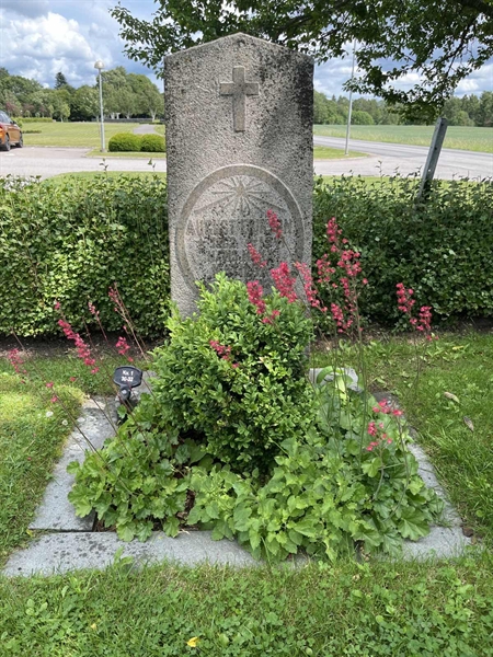 Gravnummer: 33 1    30-32