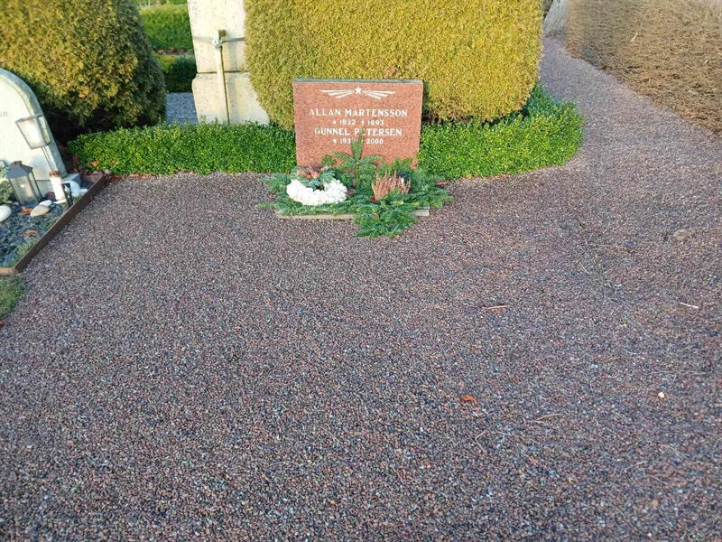Grave number: TI A 580, 581