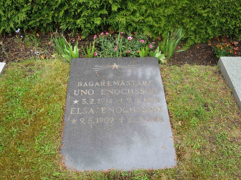 Grave number: HÖB N.UR   316