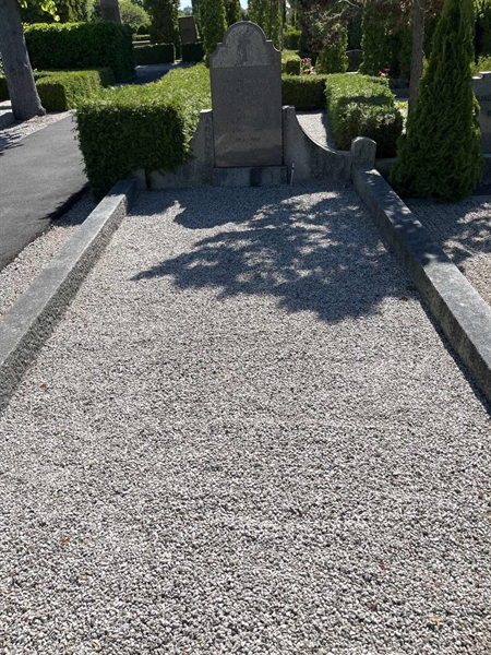 Grave number: NK III   108