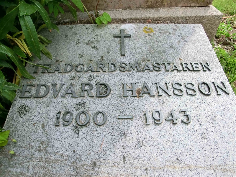 Grave number: KÄ A 128-131