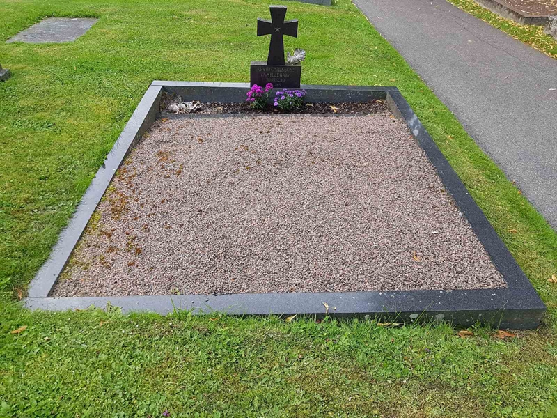 Grave number: 06 60230