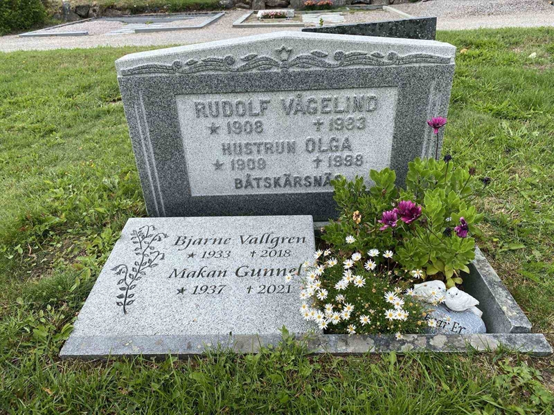Grave number: 2 08 455A