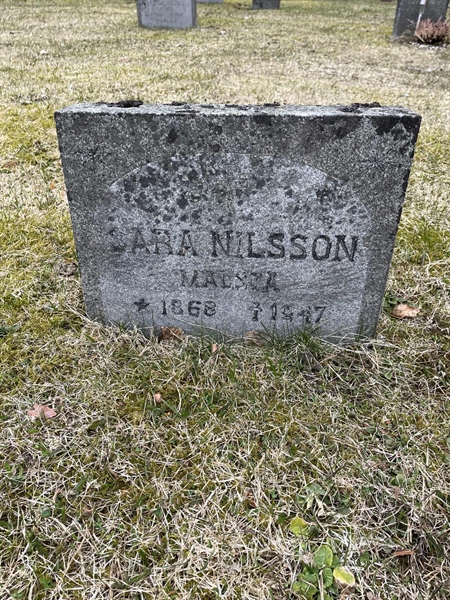 Grave number: R 2   110-E