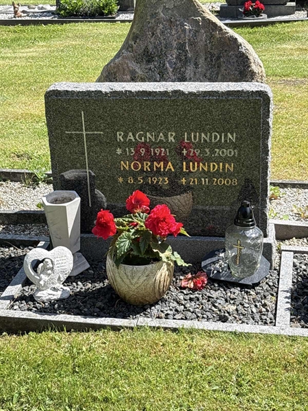 Grave number: SKF G   123, 124