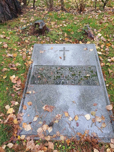 Grave number: SK A5   642-643