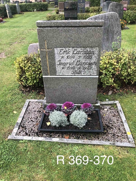 Grave number: AK R   369, 370