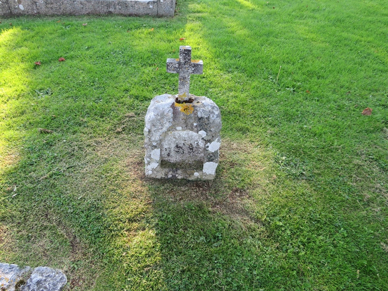 Grave number: 1 05   88