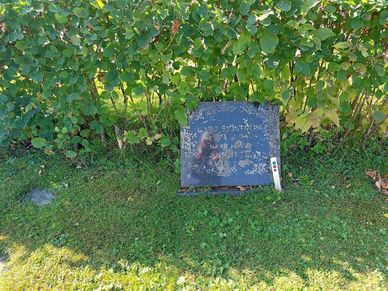Grave number: K D    48