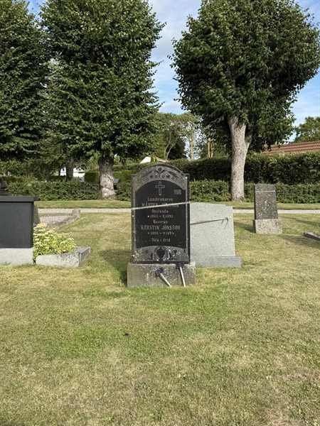 Grave number: ON C   465, 466