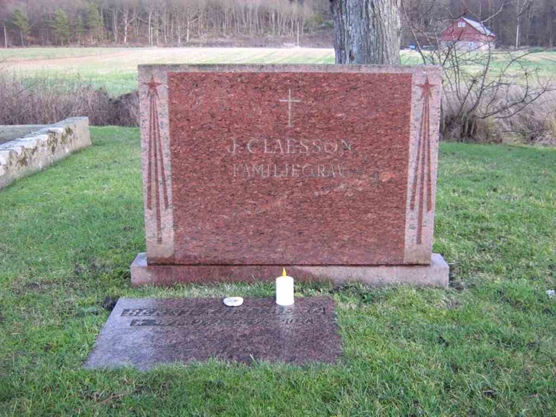 Grave number: LK 1  32502-32504