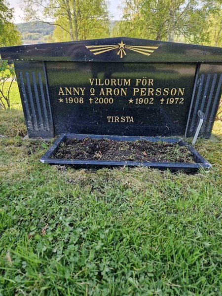 Grave number: 501 25 5065-5067