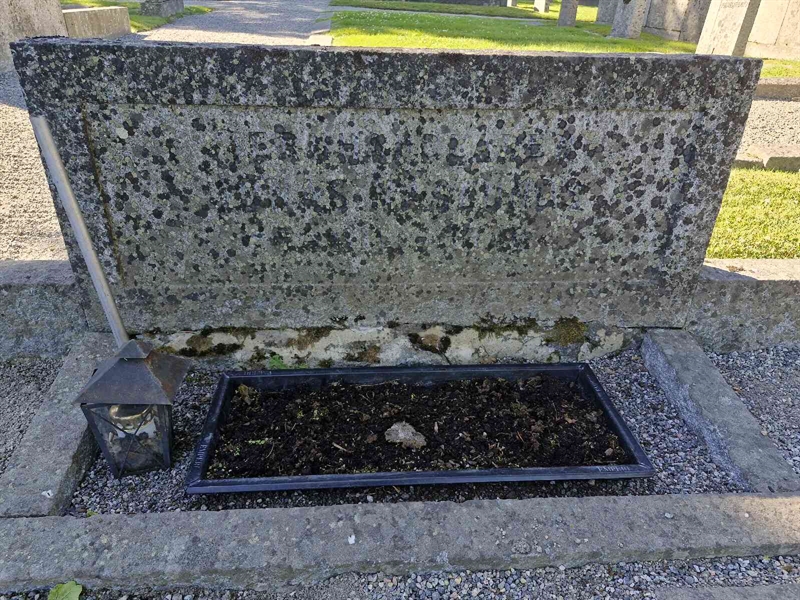Grave number: 1 TRO 61AB