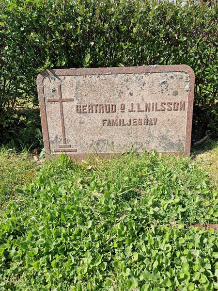 Grave number: 501 08 1143-1145