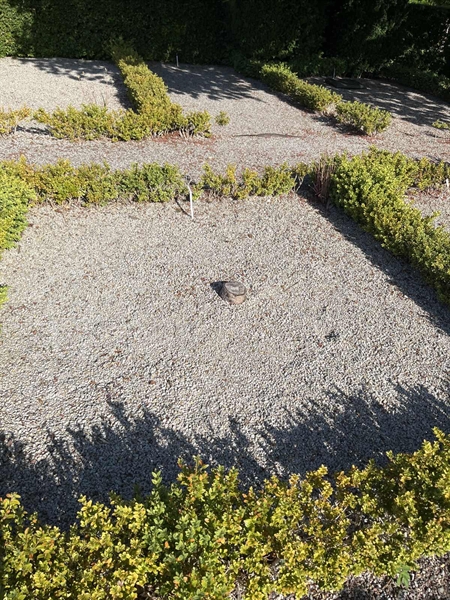 Grave number: NK E 146-147