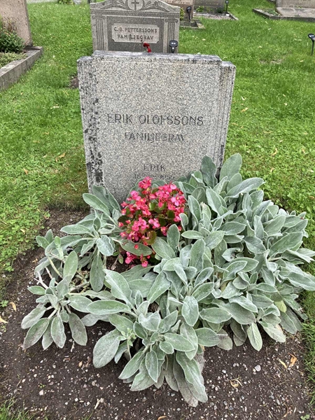 Grave number: 1 09    32