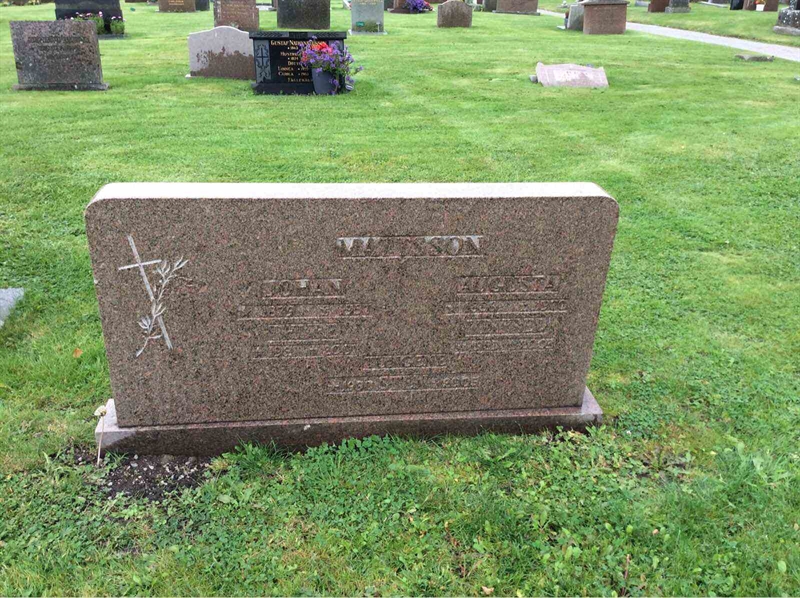 Grave number: KN 02   324, 325