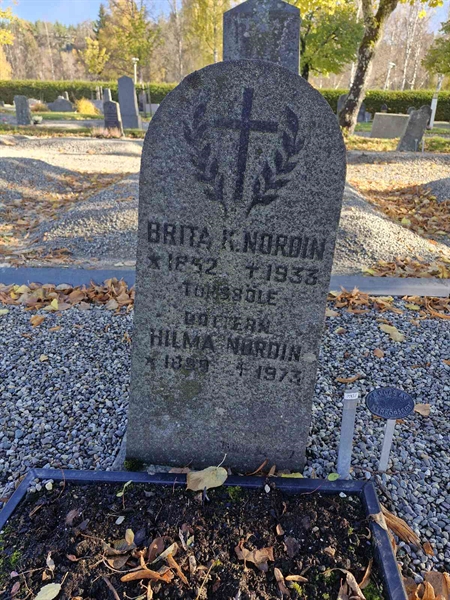 Grave number: AK B  2337-2339